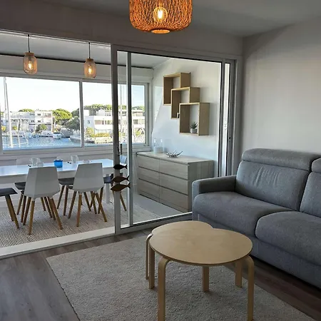 Apartament Climatise Avec Parking, Vue Port - - Fr-1-250-326 Le Grau-du-Roi