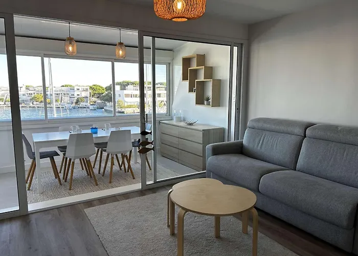 Apartamento Climatise Avec Parking, Vue Port - - Fr-1-250-326 Le Grau-du-Roi